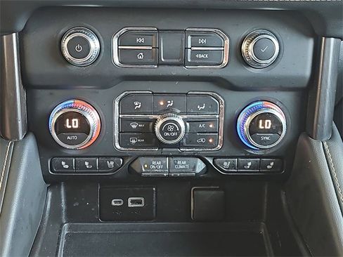 Used 2022 GMC Yukon XL AT4 w/ AT4 Premium Plus Package image 25