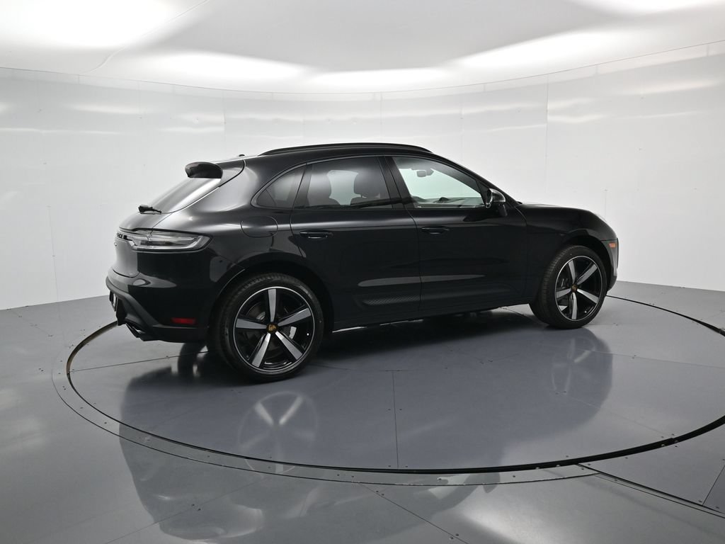 Used 2026 Porsche Macan AWD/4WD image 31