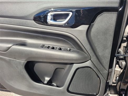 New 2026 Jeep Compass Latitude image 21