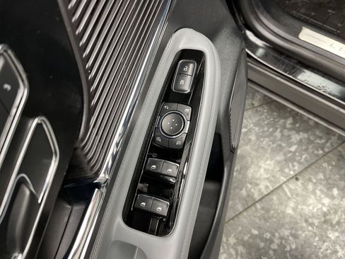 Used 2022 Lincoln Corsair AWD w/ Premium Package image 10
