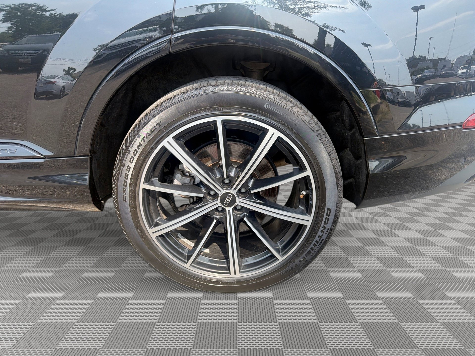 Used 2023 Audi Q7 3.0T Premium Plus AWD/4WD image 28