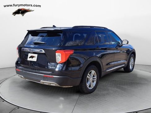 Used 2023 Ford Explorer XLT w/ Equipment Group 202A image 3