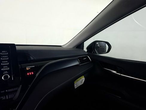 Used 2024 Toyota Camry SE w/ Convenience Package image 21