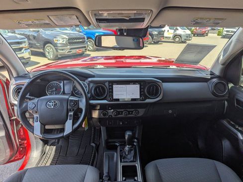 Used 2020 Toyota Tacoma SR5 AWD/4WD image 20