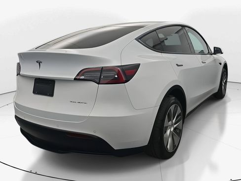 Used 2021 Tesla Model Y Long Range image 7