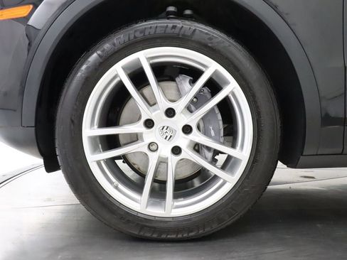 Used 2019 Porsche Cayenne AWD/4WD image 48
