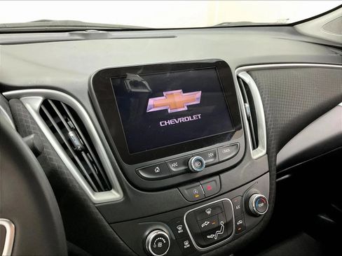 Used 2024 Chevrolet Malibu RS FWD image 41