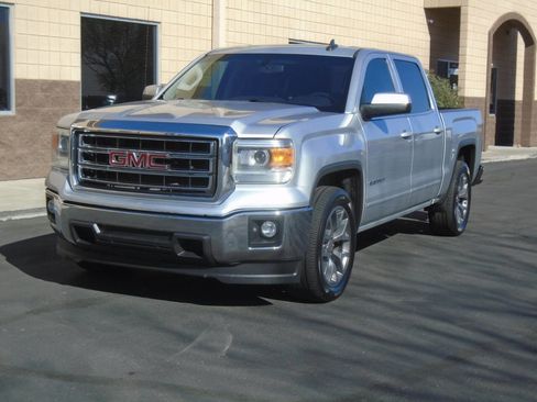 Used 2015 GMC Sierra 1500 SLE w/ SLE Value Package image 4