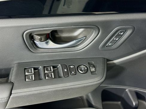 Used 2025 Honda Pilot Touring image 18