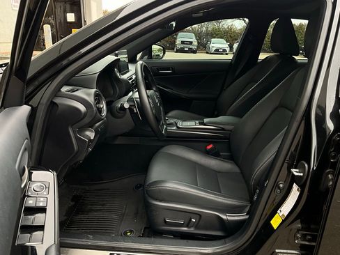 Used 2023 Lexus IS 300 w/ Comfort Package image 10