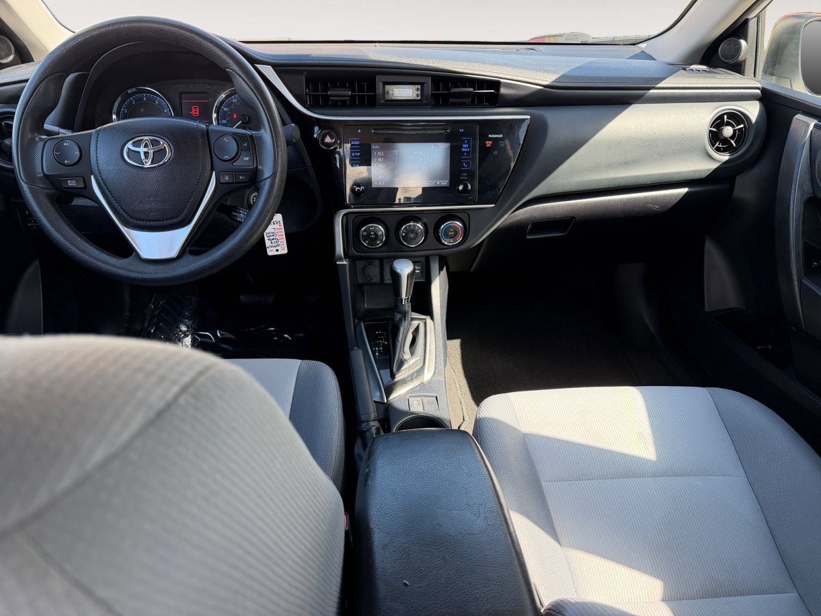 Used 2017 Toyota Corolla L w/ Carpet Mat Package (TMS) FWD image 10