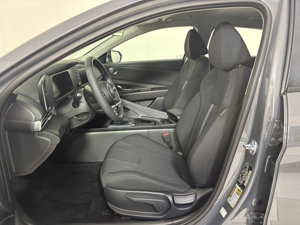 New 2026 Hyundai Elantra SE FWD image 14