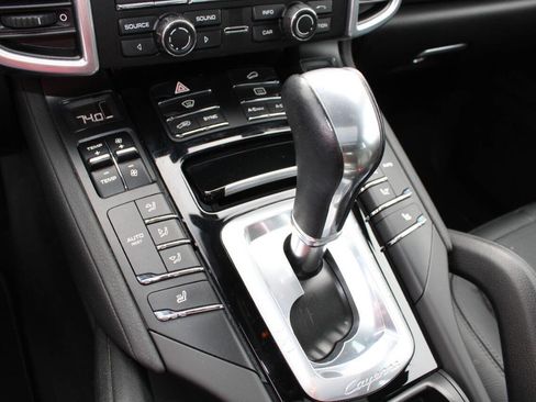 Used 2014 Porsche Cayenne image 17