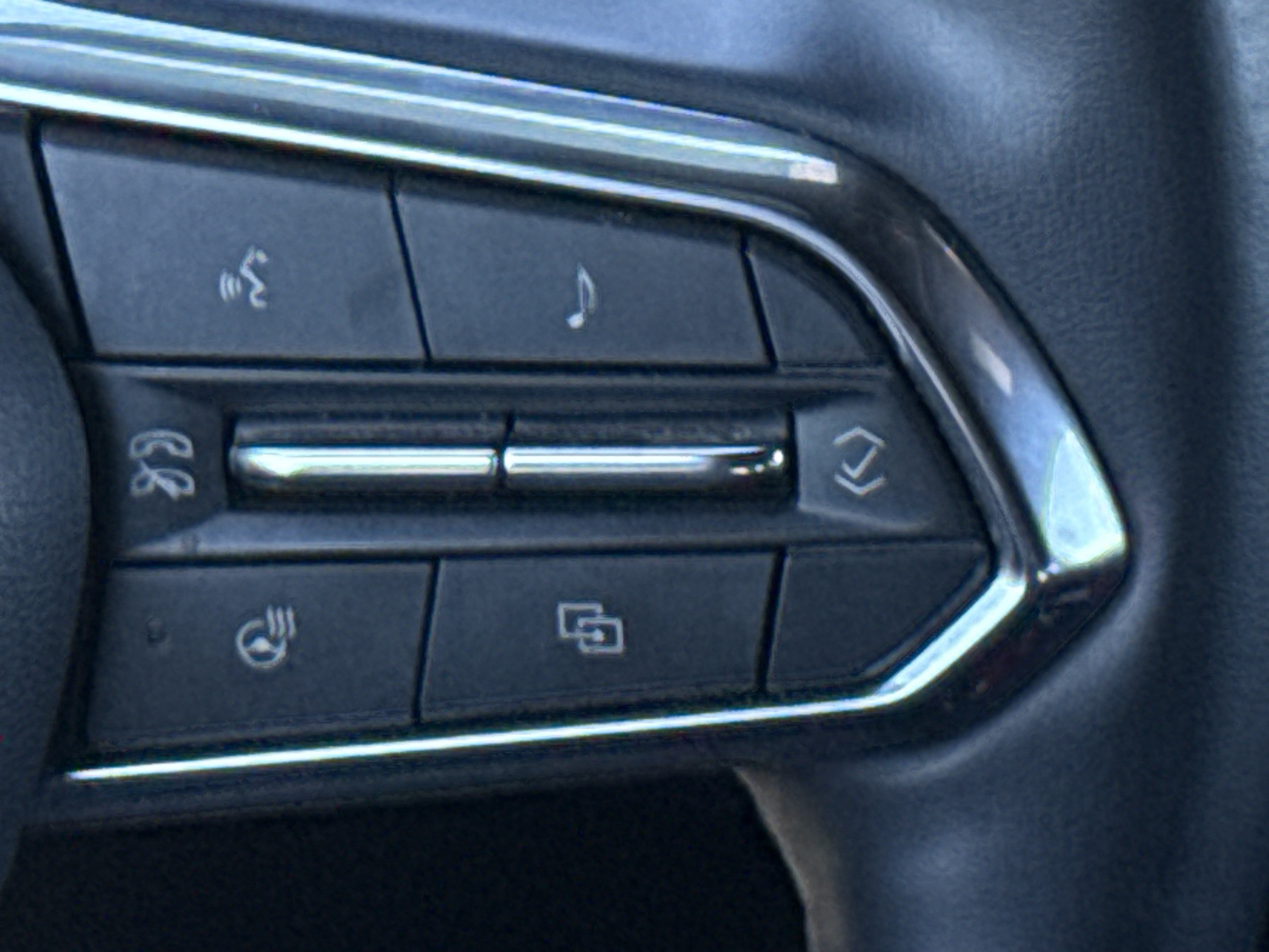 Used 2026 Chevrolet Equinox LT FWD image 20