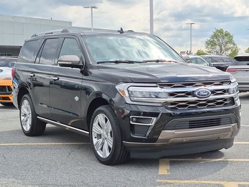 Used 2024 Ford Expedition King Ranch AWD/4WD image 2