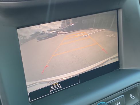 Used 2023 GMC Terrain SLE w/ Driver Convenience Package FWD image 10