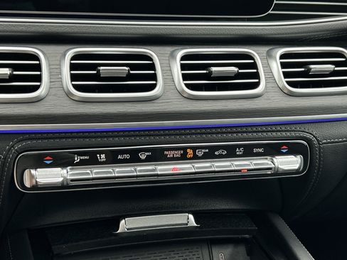 Certified 2025 Mercedes-Benz GLS 450 4MATIC image 35
