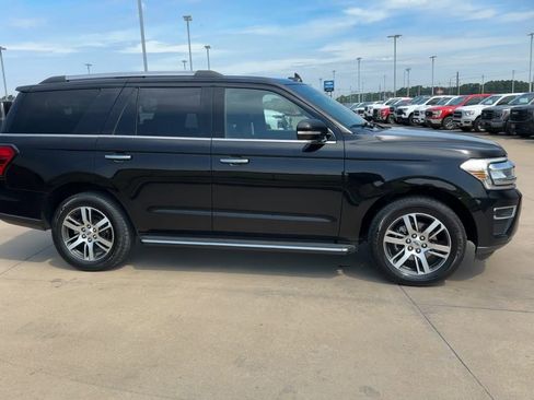 Used 2022 Ford Expedition Limited image 9