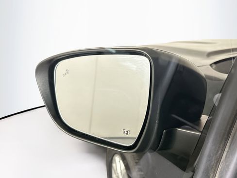 Used 2023 Nissan Frontier SV w/ SV Convenience Package image 16