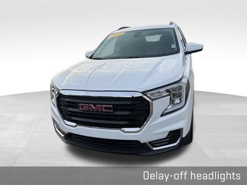 Used 2022 GMC Terrain SLE w/ Driver Convenience Package image 6