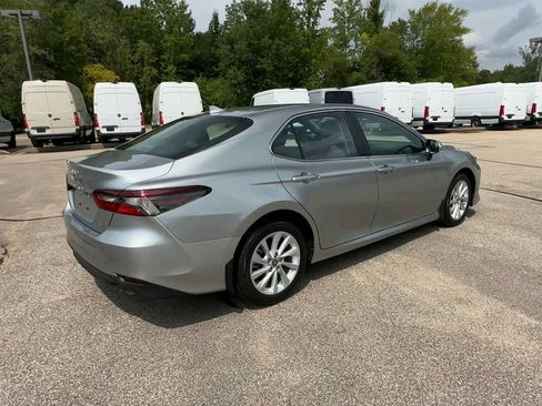Used 2024 Toyota Camry LE FWD image 8