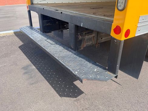 Used 2016 Chevrolet Express 3500 RWD image 8
