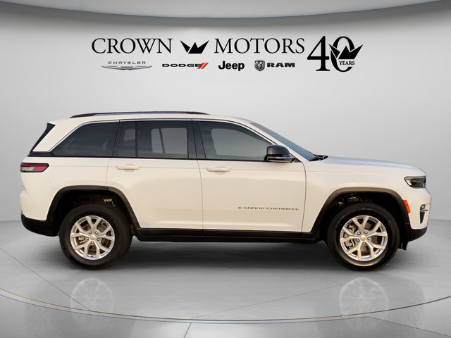 Used 2023 Jeep Grand Cherokee Limited AWD/4WD image 4