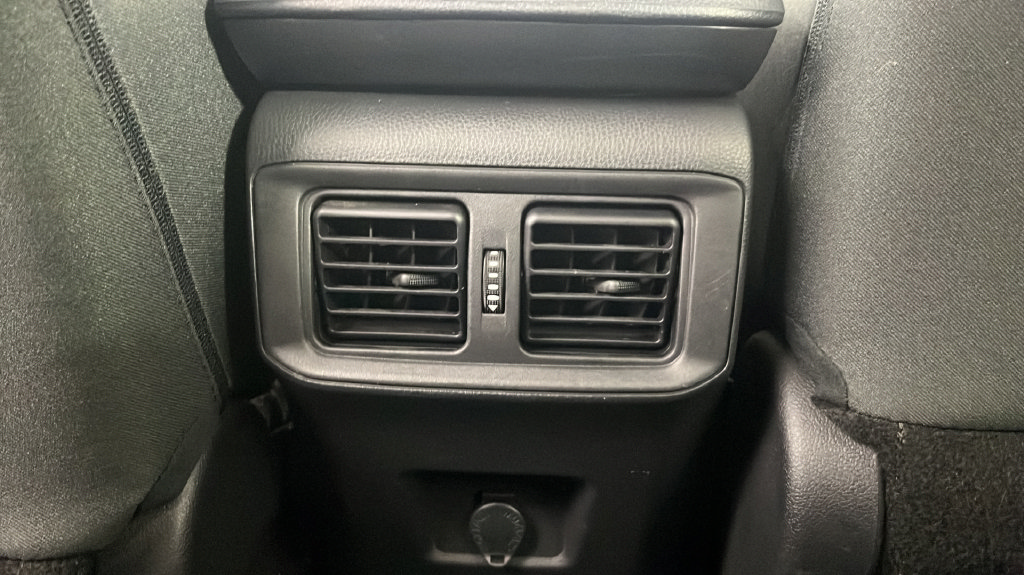 Used 2022 Toyota RAV4 LE AWD/4WD image 30