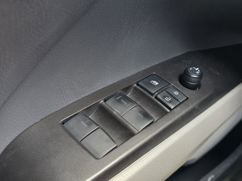 Used 2021 Toyota Camry LE FWD image 24