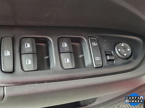 Used 2024 Hyundai Venue SEL image 13