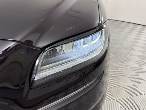 Used 2023 Lincoln Nautilus FWD w/ Premium Package image 12