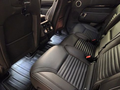 Used 2025 Land Rover Discovery S AWD/4WD image 29