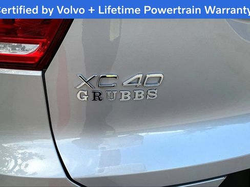 Used 2025 Volvo XC40 B5 Plus AWD/4WD image 43