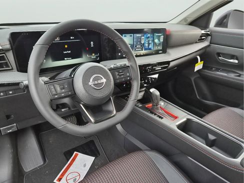 New 2026 Nissan Kicks SR image 9