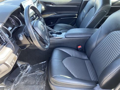 Used 2023 Toyota Camry SE image 18
