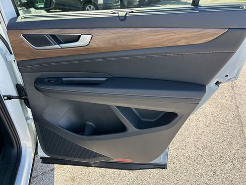 New 2026 Volkswagen Atlas SE image 41