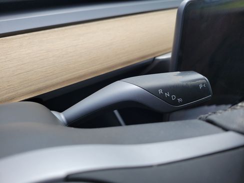 Used 2020 Tesla Model 3 Standard Range Plus RWD image 26