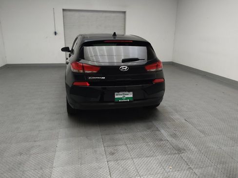 Used 2019 Hyundai Elantra GT w/ Style Package 02 FWD image 6