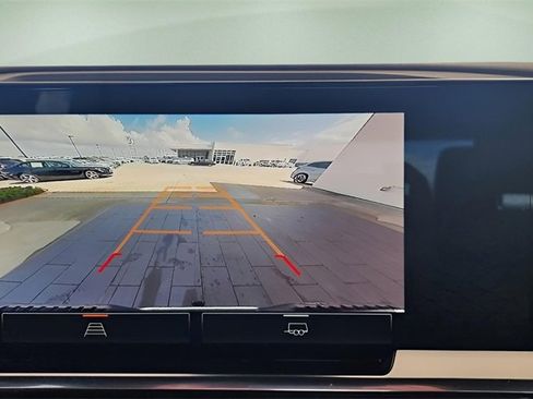 Used 2025 GMC Sierra 1500 SLT image 29