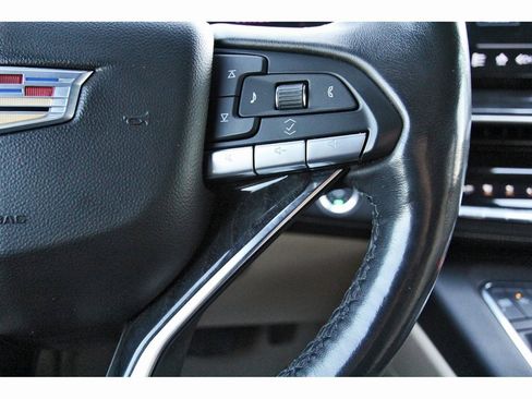 Used 2023 Cadillac Escalade Premium Luxury image 15