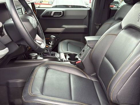 Used 2022 Ford Bronco Badlands image 9