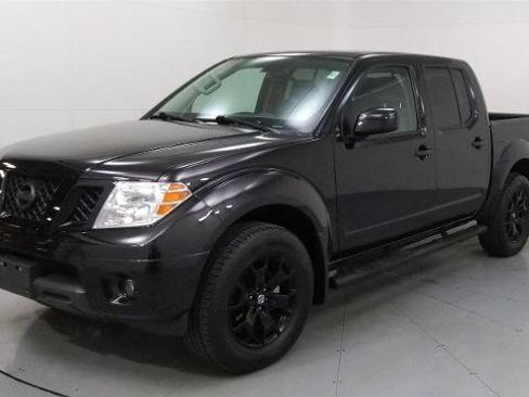 Certified 2020 Nissan Frontier SV w/ Midnight Edition Floor Mats image 1