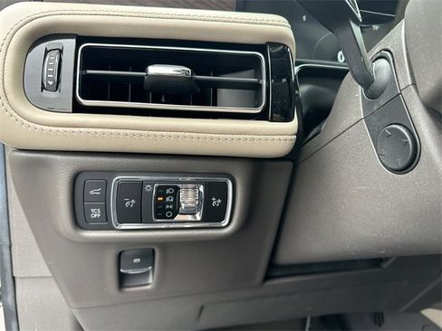 Certified 2022 Lincoln Nautilus Reserve image 31