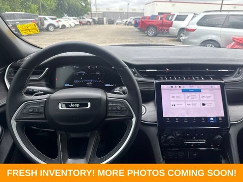 Used 2024 Jeep Grand Cherokee L Limited w/ Luxury Tech Group II AWD/4WD image 8