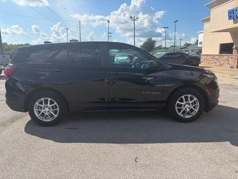 Used 2022 Chevrolet Equinox LS FWD image 9