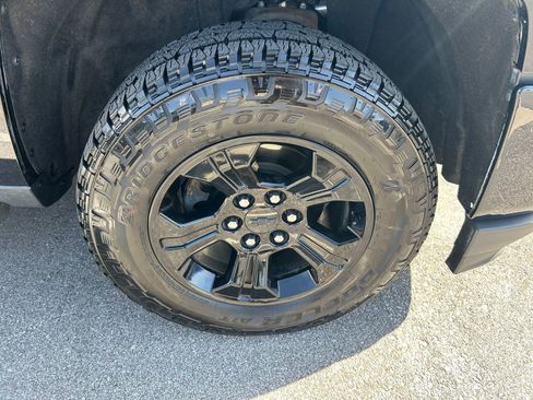 Used 2018 Chevrolet Silverado 1500 LTZ Z71 w/ LTZ Plus Package AWD/4WD image 7