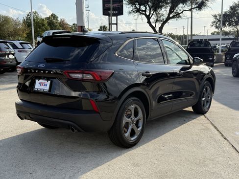 Used 2025 Ford Escape ST-Line image 5