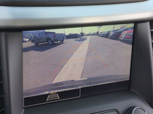 Used 2022 GMC Acadia SLE w/ Driver Convenience Package image 14