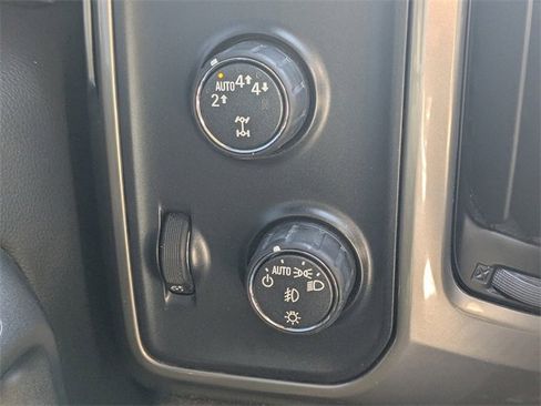 Used 2018 Chevrolet Silverado 1500 High Country image 24