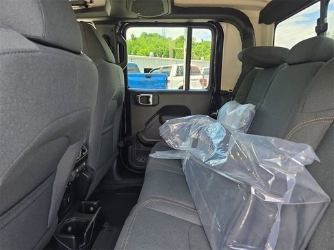 New 2025 Jeep Gladiator Sport image 24